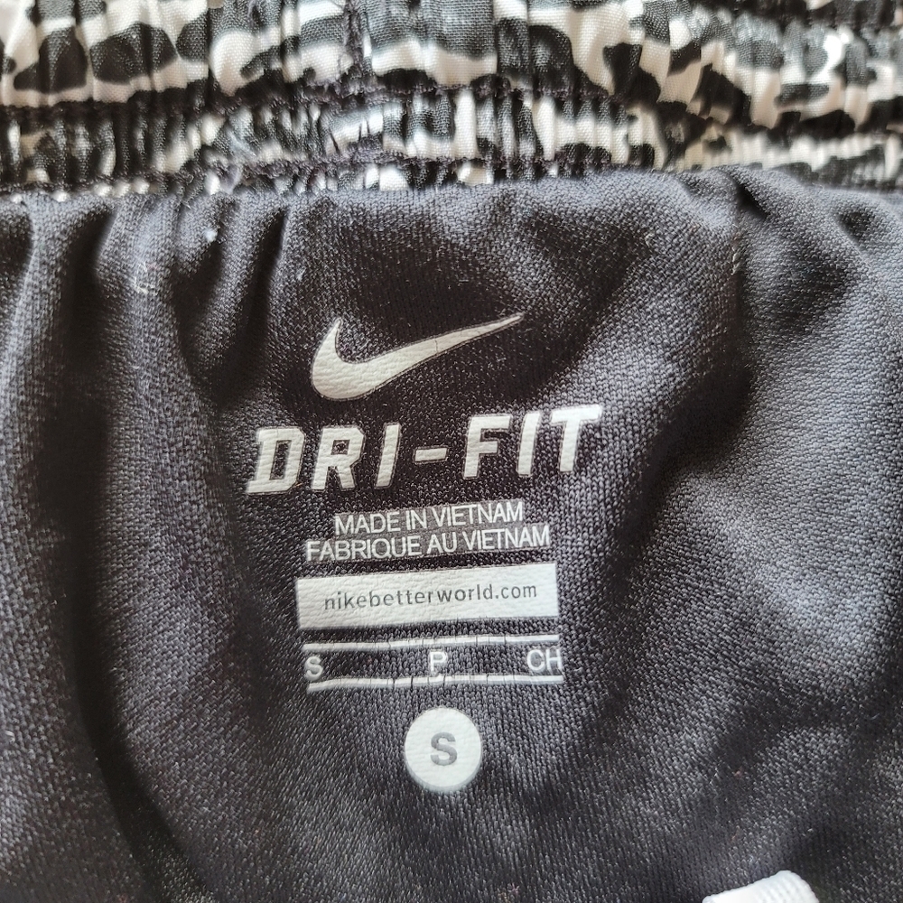 Nike Shorts Womens S Small Dri Fit Black Orange Pull On - Picture 5 of 5